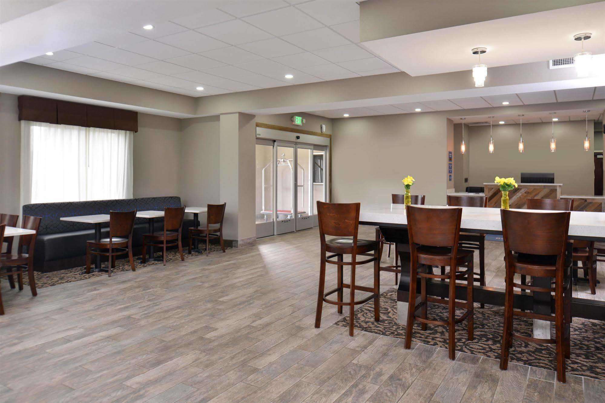 Americas Best Value Inn & Suites Horn Lake Exterior photo